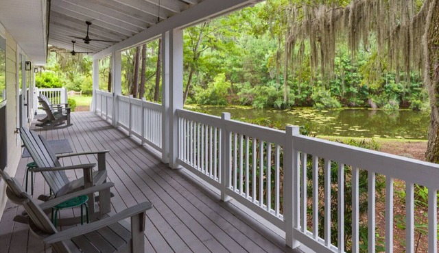 The Beach Is Calling! come stay at Finally Fuskie'inn, 2 Bedroom 2 Bath home.