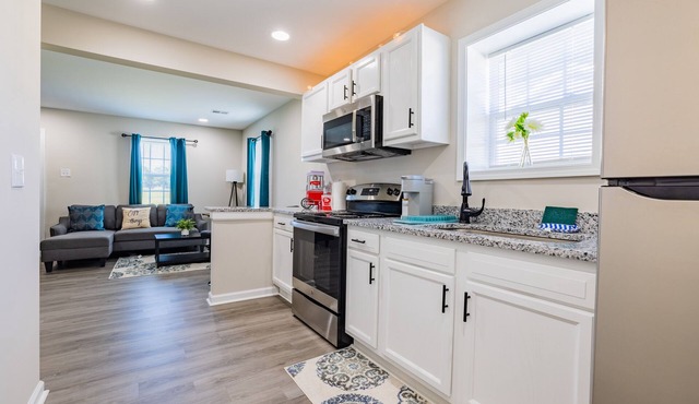 The Charming Cola Cottage | Minutes to Downtown, UofSC, and Fort Jackson