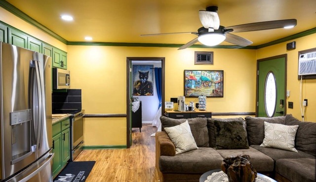 The Emerald Den Oasis 2BR near Ft Jackson & USC Pet Friendly Hidden Gem