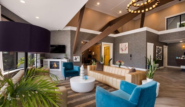 The Hub Middletown Red Bank- Best Western Signature Collection