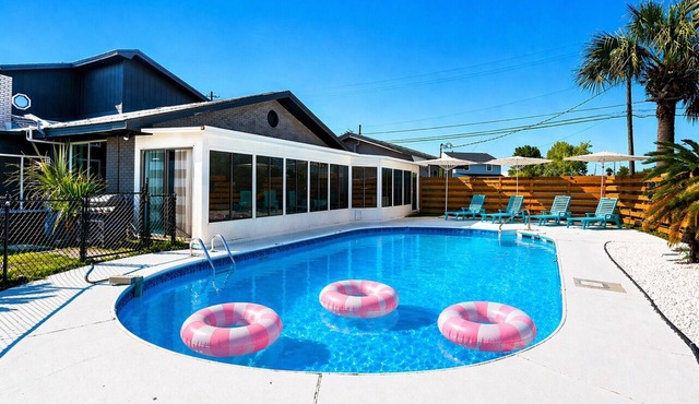 The Jessie I Private Pool, Hot Tub & Game Room Sleeps 16+