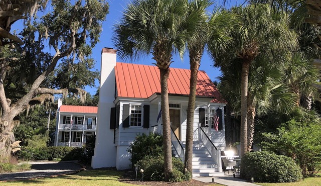 The Library House - Historic Old Point. 30-Day minimum