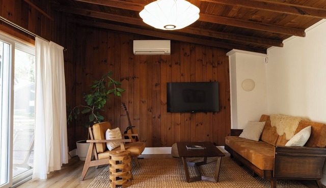 The Mac House - With a Hot Tub!