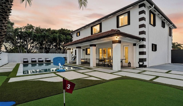 The Miami Villa Star Wars Game Room Golf, Pool