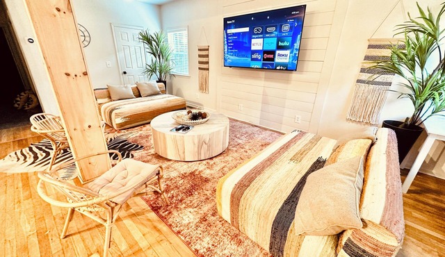 The Modern Farmhouse - 6 bedroom 4 bath - Atlanta Beltline