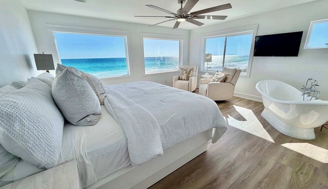 The Pearl of Panama II | 9BR Gulf Views | Bikes/Carts