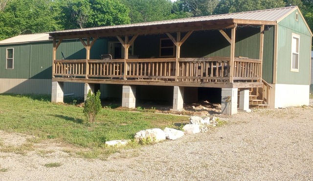 The River Cabin, At Saddler Falls on Spring River with AC. Sleeps 12+