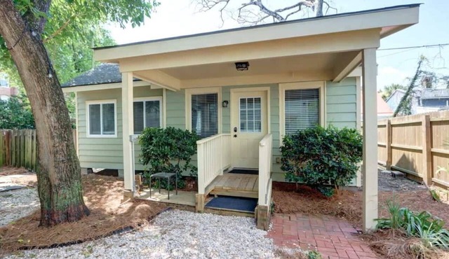 The Tea Olive Cottage, Quaint | Pet-Friendly!