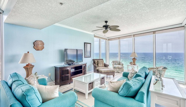 Three Day Getaway! ~ July 12th - 15th open! Beautiful views!