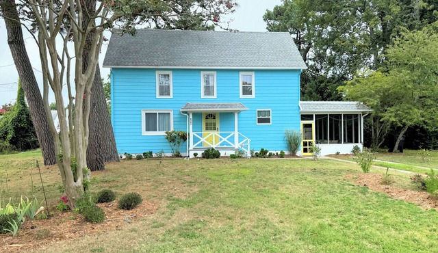 Three Pines- Screen Porch - Close to Town - Newly Renovated