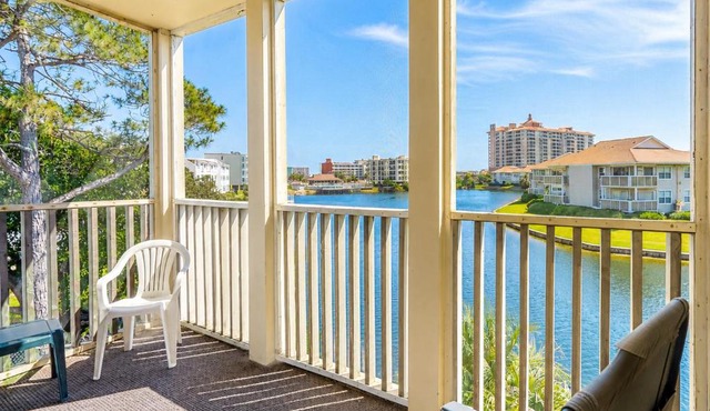 Tilghman Shores A4 2BR End Unit Screened Porch Close to Beach