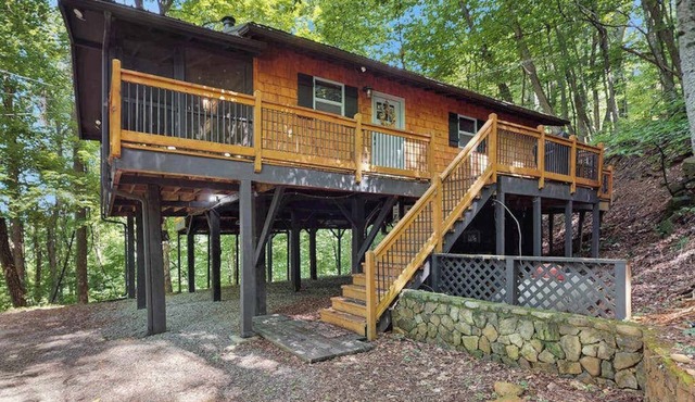 Tiptop Treehouse Stay
