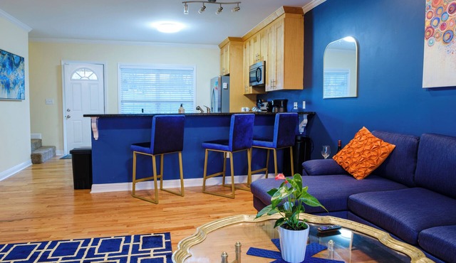 Townhome - best of Atlanta - Walk to the stadiums and easy access to the highway