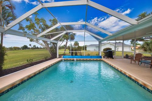 Tranquil Fairway Retreat w Private Pool Perfect for Golf Trips and Family Getaway