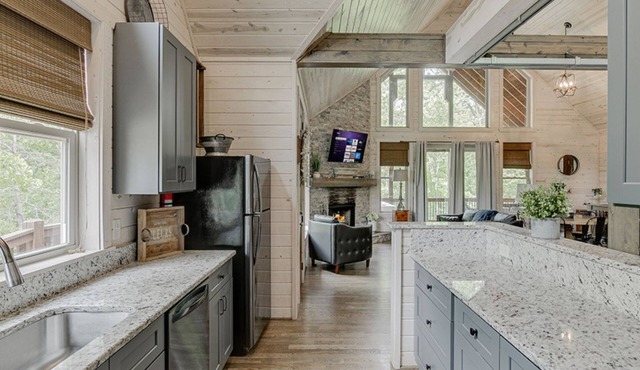 Tranquility Two- The Perfect Family Cabin, Shuffleboard and Ping Pong Table.