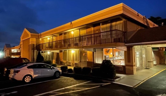 TRAVELERS INN