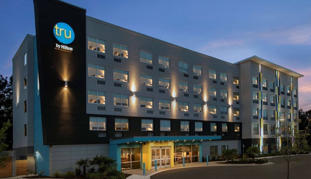 Tru by Hilton Charleston Ashley Phosphate