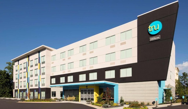 Tru By Hilton McDonough