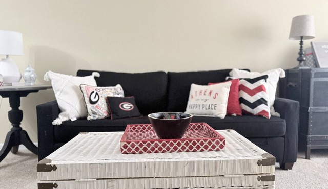 UGA Bulldog Basecamp- Prime Five Points Stay