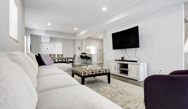 Ultimate Beach Tower - Beach Block 11bd Home