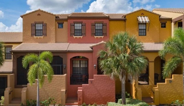 Unexpected Opening Dec 25-Jan 26 3BR, 2.5 Bath Paseo Quad Condo w/Golf Cart