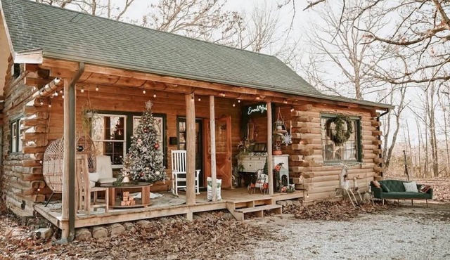 Unique Emerald Gabel Cabin