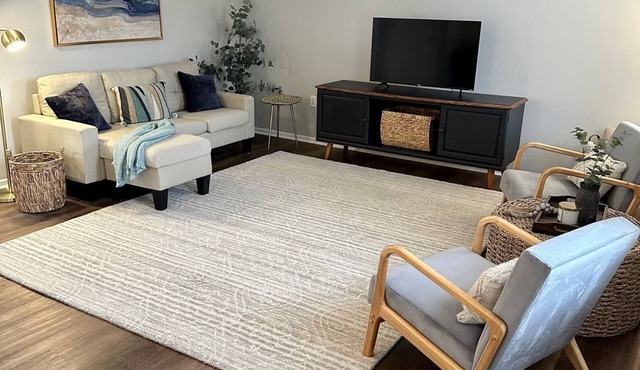 Updated Townhome Close to I20/26