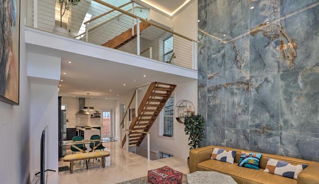 Upscale and Unique Townhome in University City!
