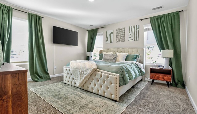 Upscale Greenville Getaway. 10 Mins 2 Falls Park