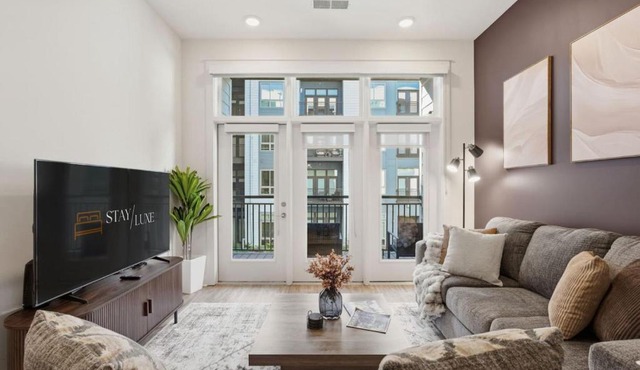 Urban Escape | Free Parking, Pool, Gym