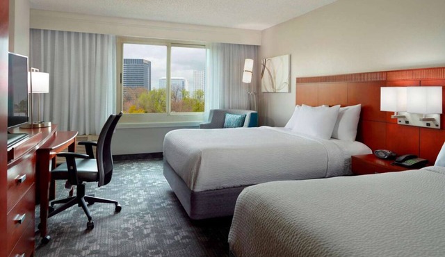 Urban Retreat in Midtown Atlanta! 3 Comfortable Units! Seasonal Pool Onsite!