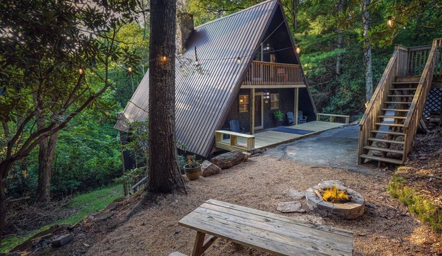 URSUS, A Secluded AFrame Chalet close to the resort!