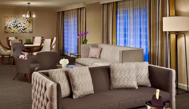Vacation Day Is Always A Great Idea! Enjoy Spacious unit and Pool access!