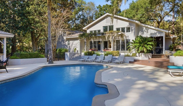 Vacation Paradise - Private Pool, Fire Pit & BBQ