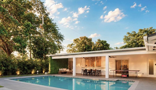 Villa Athena Basketball Court | Heated Pool