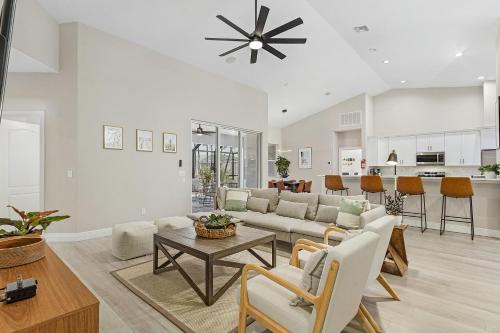 Villa w/private heated saltwater pool, 4 BR, 7 beds