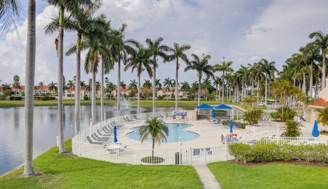 🌞Vista Verde West #139: Spacious 2BR, 2BA condo, pool, hot tub, private beach!