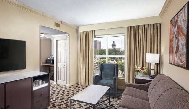 Vivacious Vista District Room