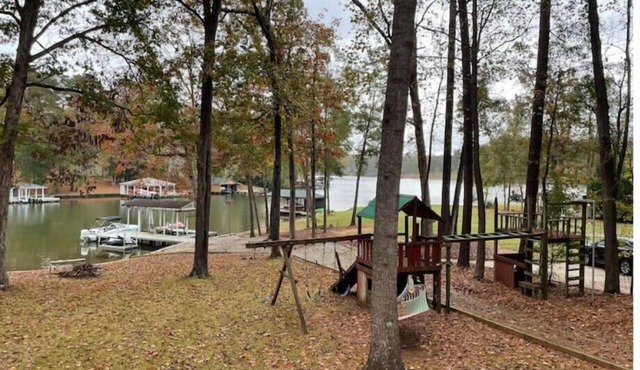 Wacky Zackys' Lakehouse Resort Multiple Family waterfront Home w/boat dock