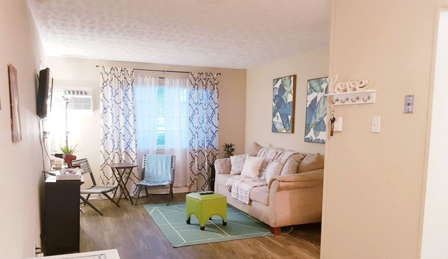 Walk 2 MTSU charming and cozy pad