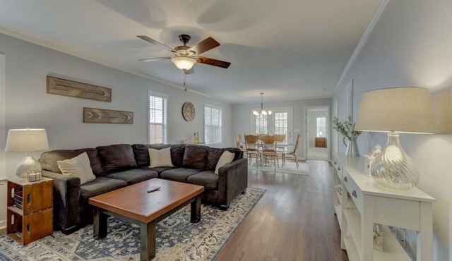 Walk Lex & Main St | Near Old Mill Brew Pub | 3BR