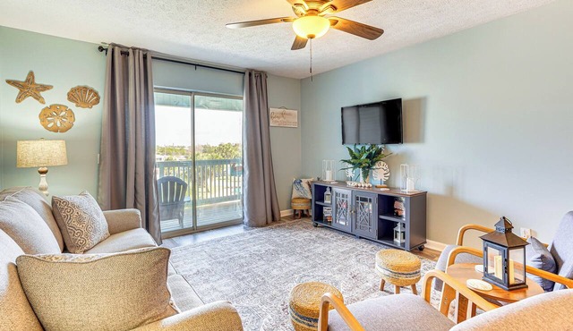 Walk to Beach: Condo w/Balcony in PCB!