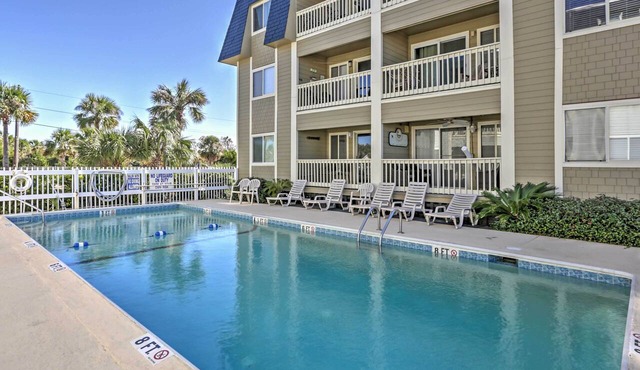 Walk to Beach! Isle of Palms Condo w/Pool Access