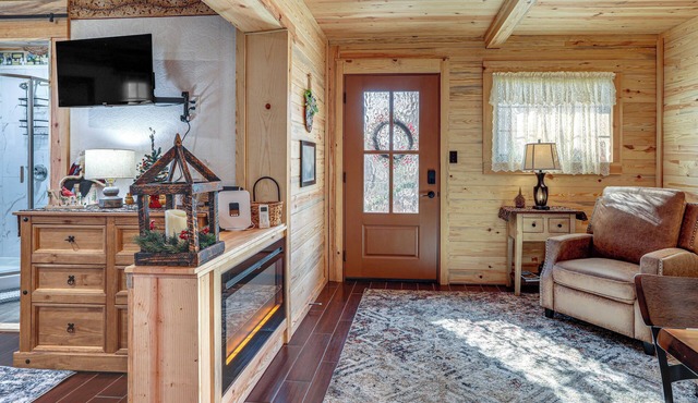 Walk to Current River: Ozarks Adventure Home!