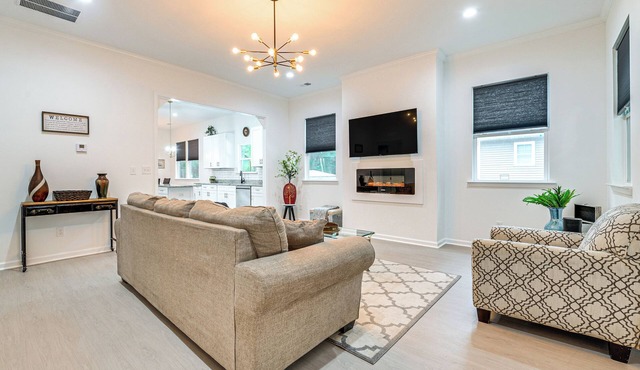 Walk to Downtown! Modern Hogansville Home w/Patio
