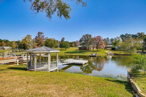 Walk to Marina! Prosperity Home w/Screened Porch