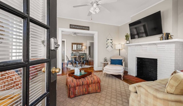 Walkable In-Town Gainesville Next to NGHS & Square