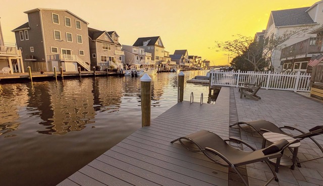 Waterfront Bayside 3 bed 2 bath Seaside Heights/Ortley -Dock & Fenced Patio