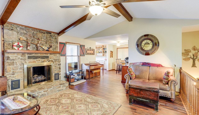 Waterfront Cherokee Village Home w/Private Dock!