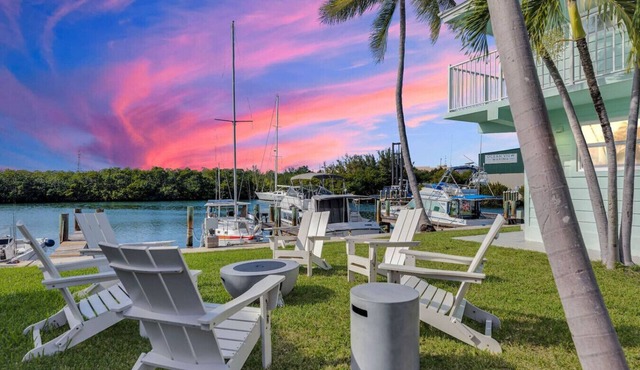 Waterfront Escape with Pool, Tiki, Breakfast & Marina